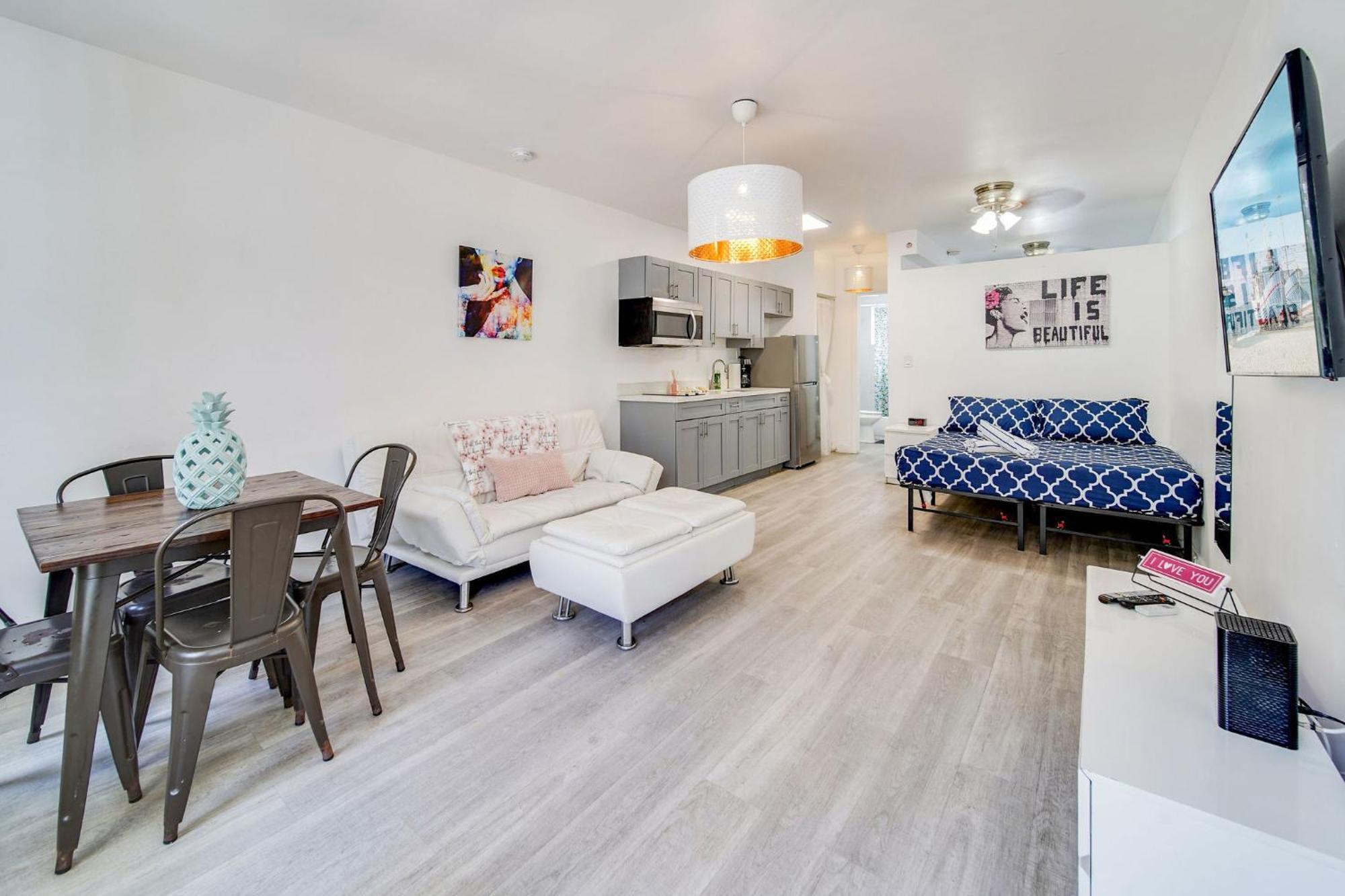 מיאמי ביץ' Beachy 1 B/R, W/2 Queen Beds, On Ocean Drive Beach מראה חיצוני תמונה